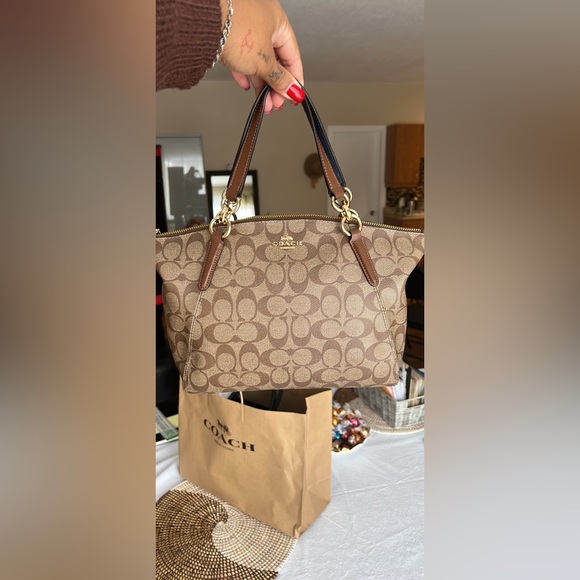 ✨Coach crossbody ✨ - Picture 2 of 7